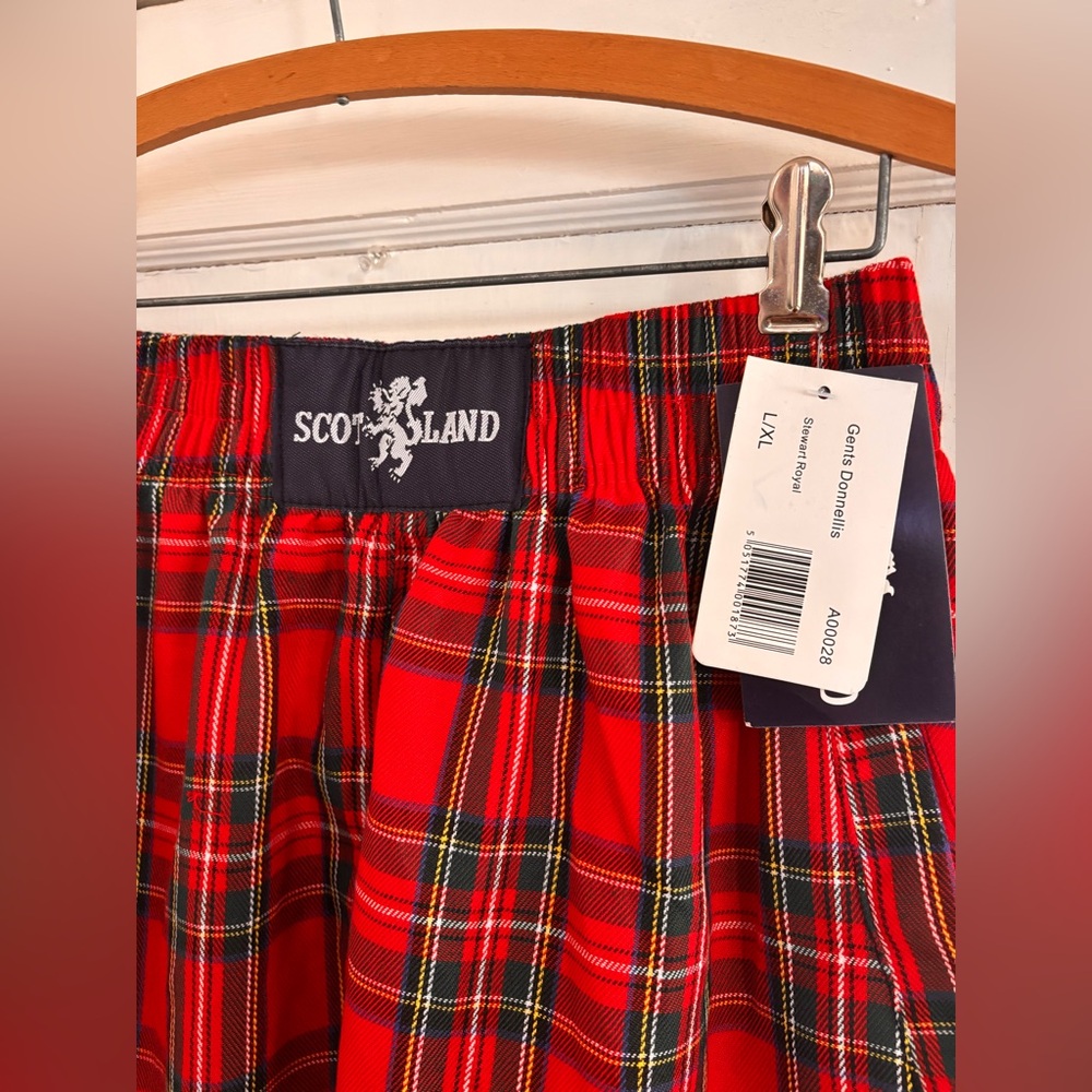 BNWT Scotland Red stewart loyal pants size Large